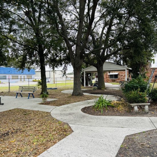 Sebring Exterior Photo 2